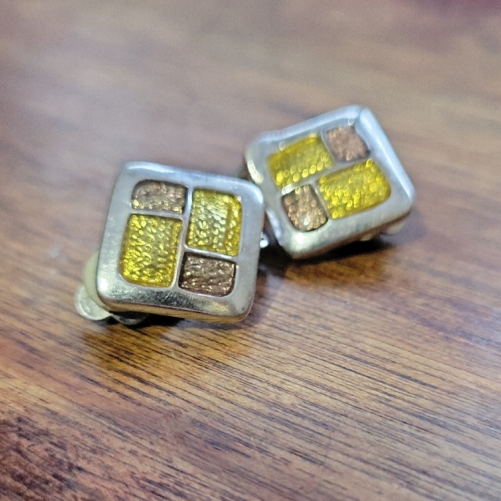 Vintage Clip on Earrings